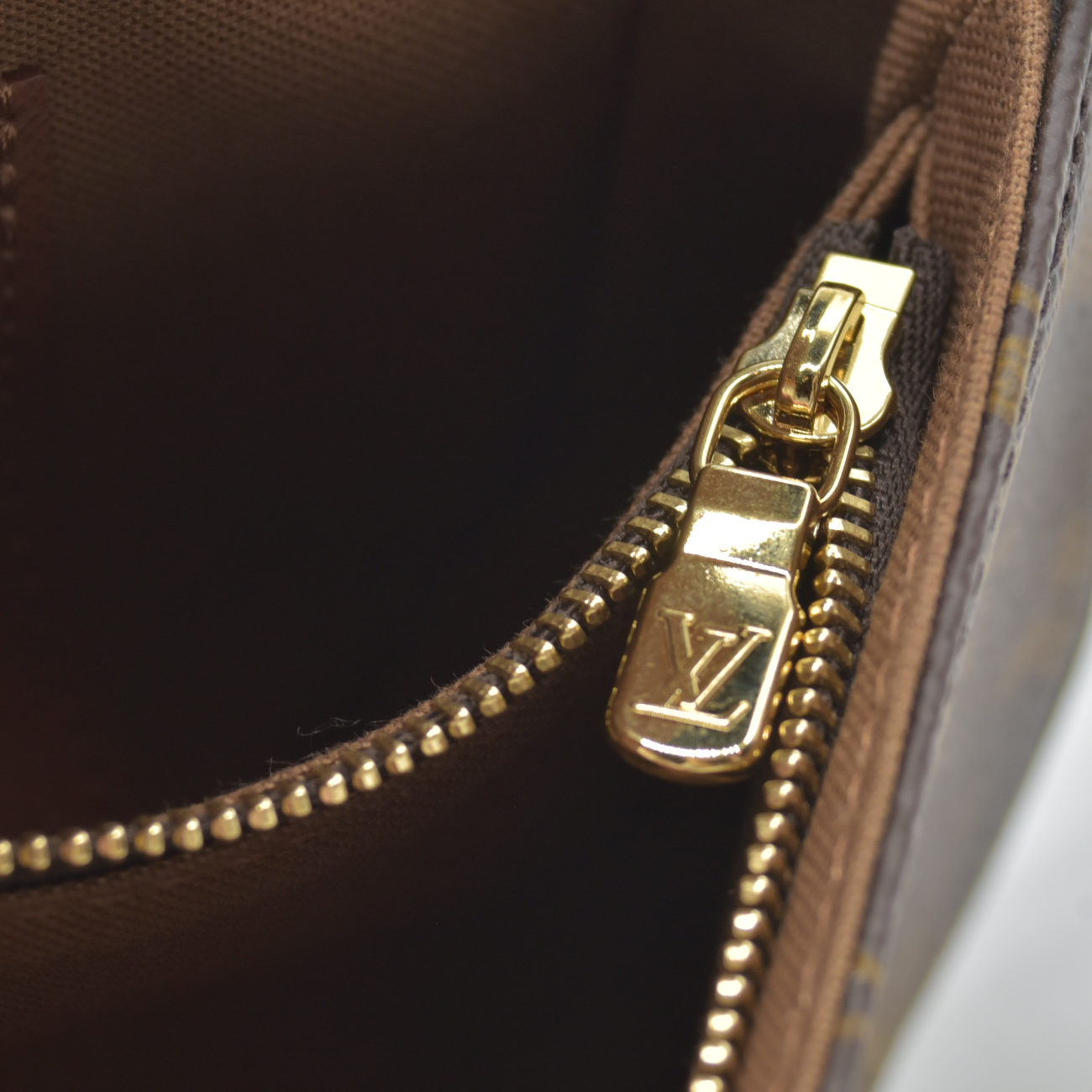 Louis Vuitton  Monogram Ivy Wallet On Chain RFID Like New with Box