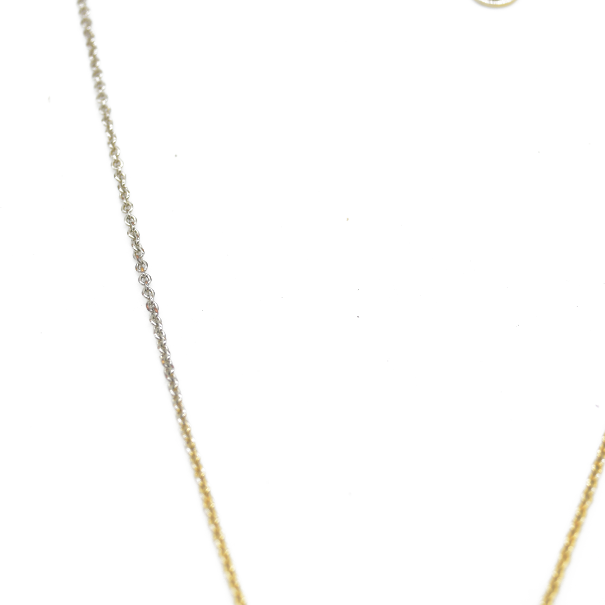 $505 LOUIS VUITTON V Essentials Necklace Gold Chain Necklace 2016 OB1116