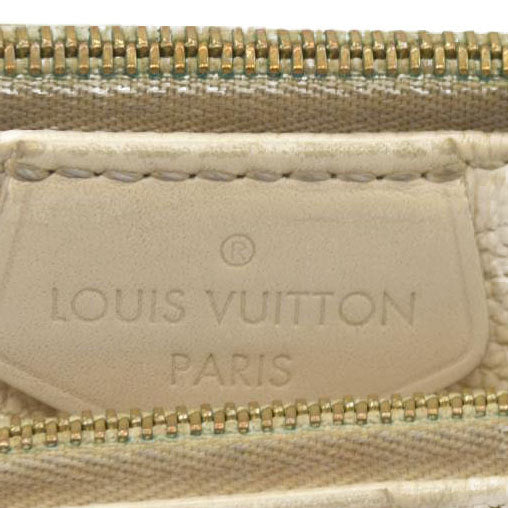 $3100 Louis Vuitton Monogram Giant Multi-Pochette Accessoires Cream