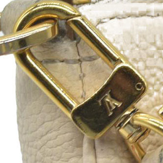 $3100 Louis Vuitton Monogram Giant Multi-Pochette Accessoires Cream
