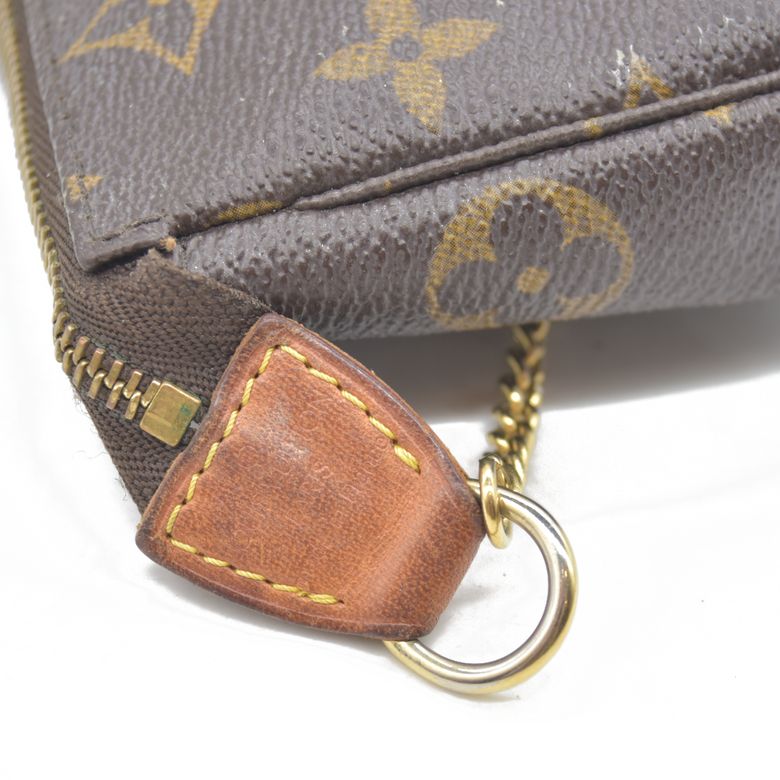 $810 Louis Vuitton Monogram Mini Pochette Accessories Pouch FL0055 2005