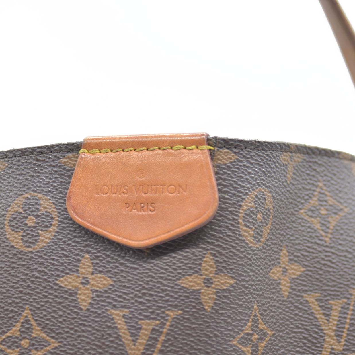 AUCTION $2120 Louis Vuitton  Monogram Graceful MM TX0199