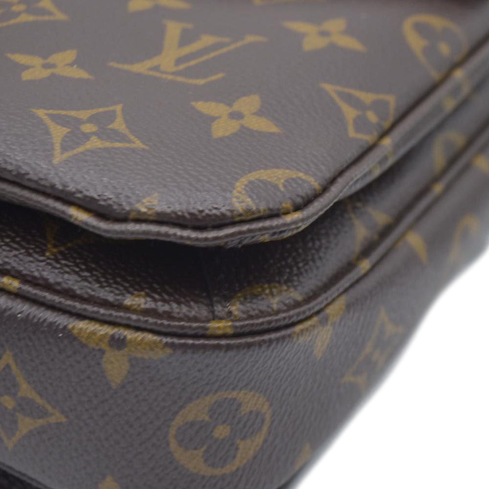 $2760 Louis Vuitton Monogram Pochette Metis DU1137