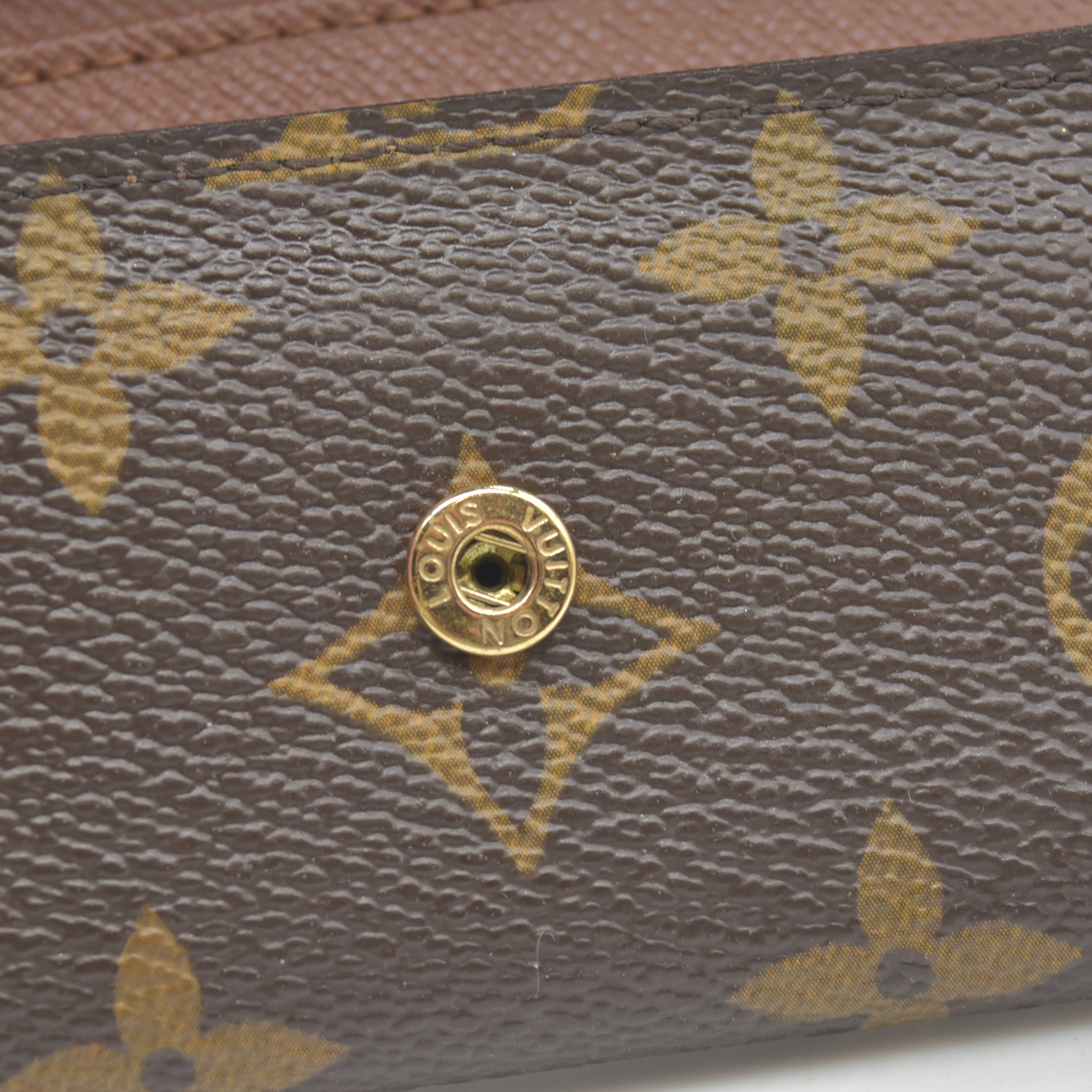 $345 2009 Louis Vuitton Monogram 6 Key Multicles Holder CT0049