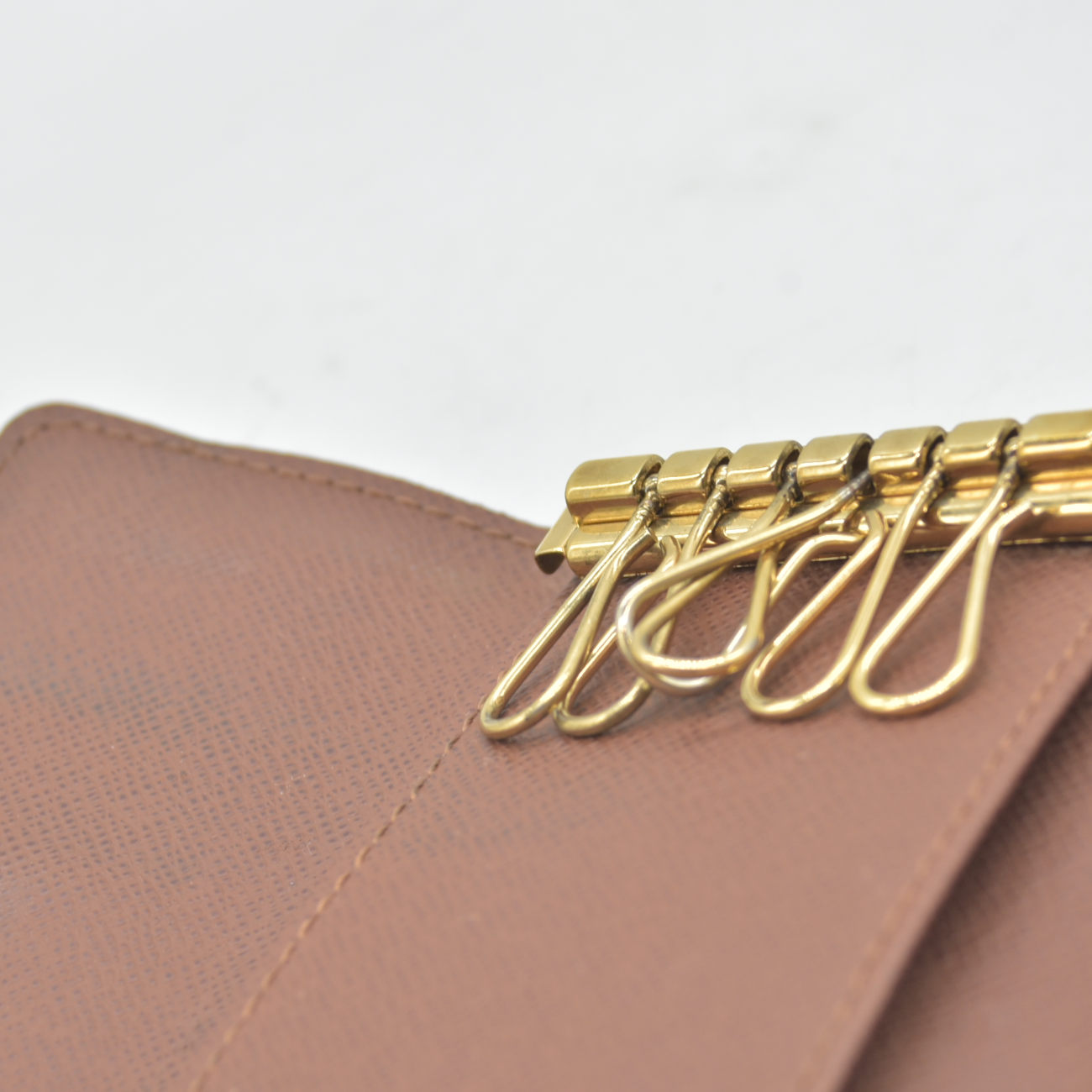 $345 2009 Louis Vuitton Monogram 6 Key Multicles Holder CT0049
