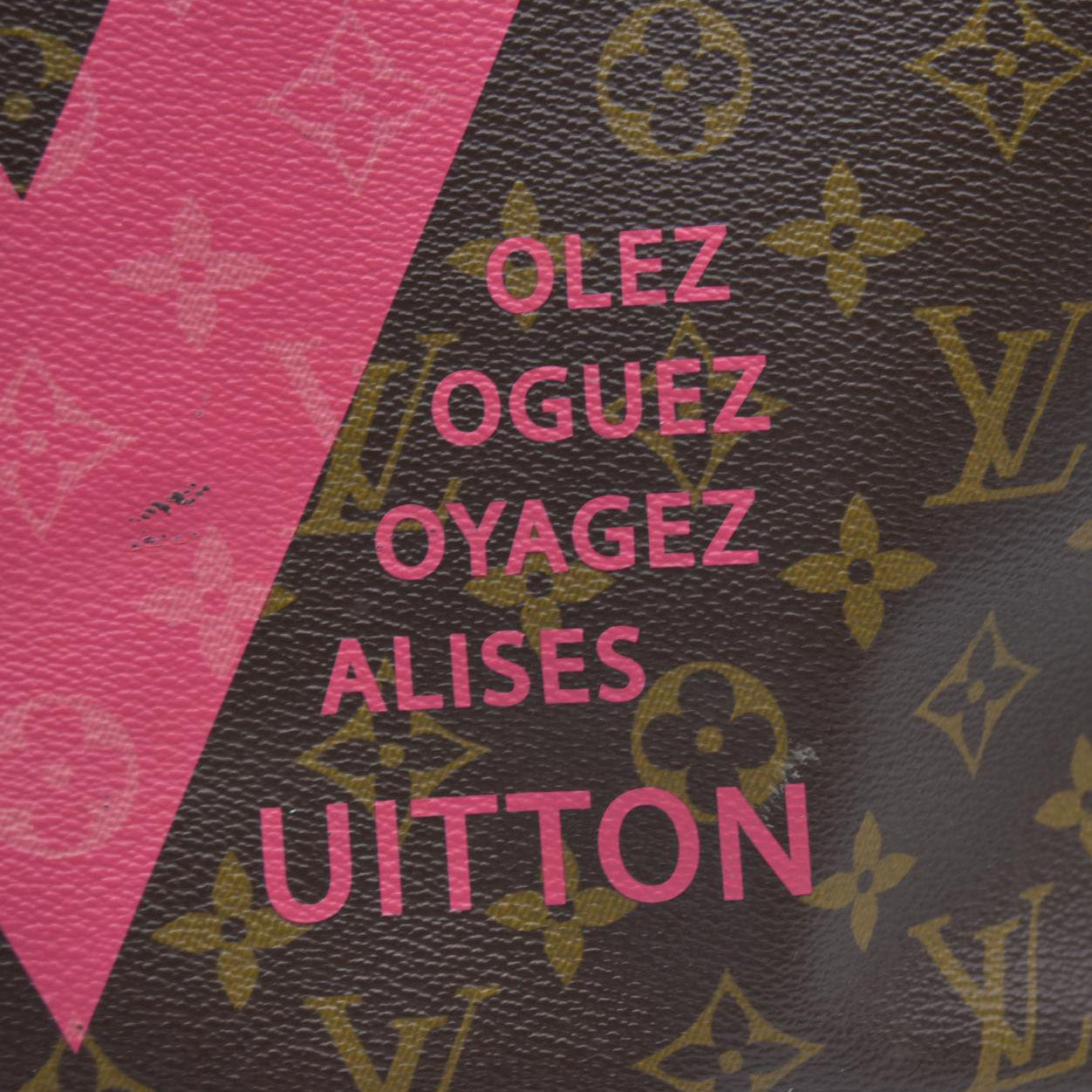 $2030 Louis Vuitton Monogram V Neverfull MM Grenade