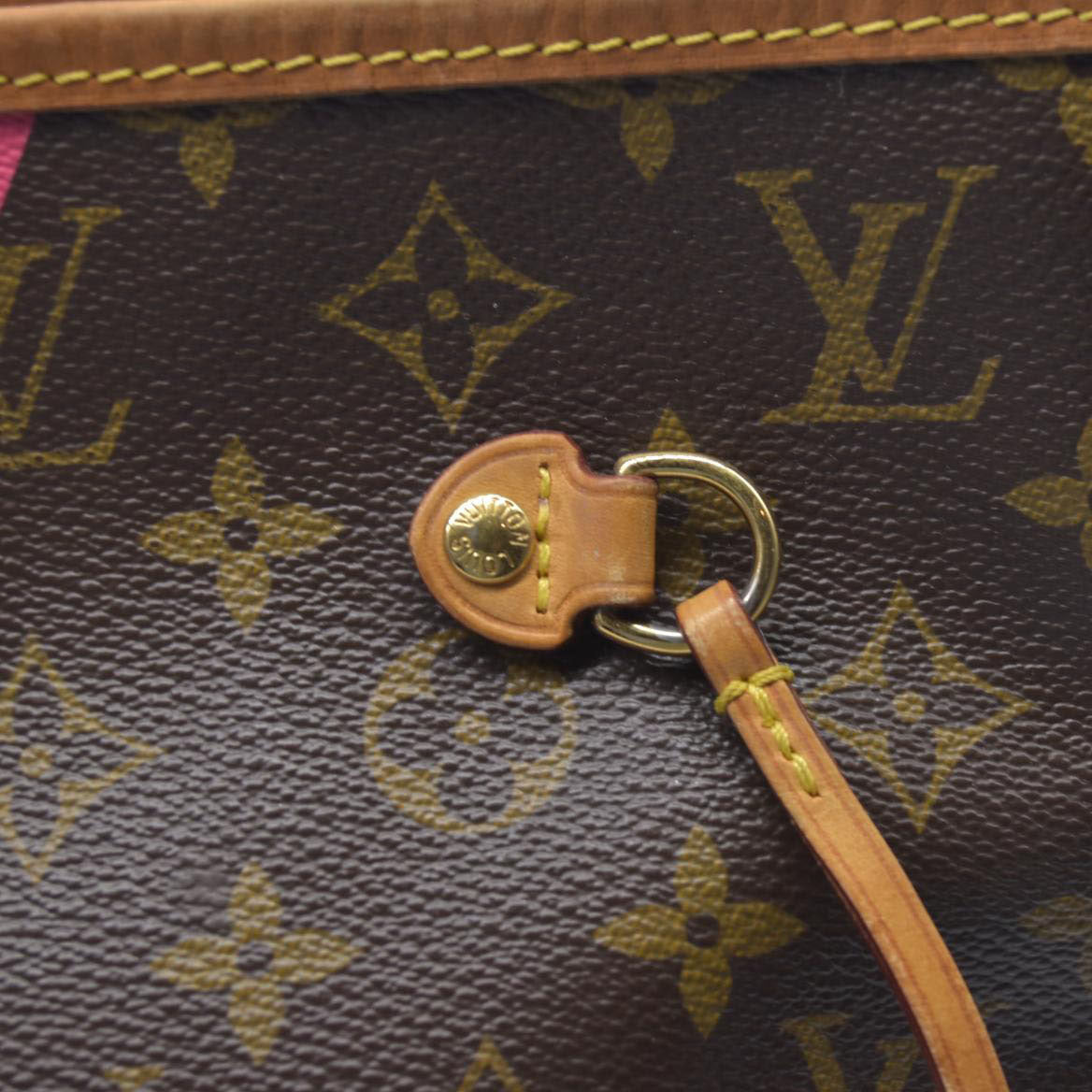 $2030 Louis Vuitton Monogram V Neverfull MM Grenade