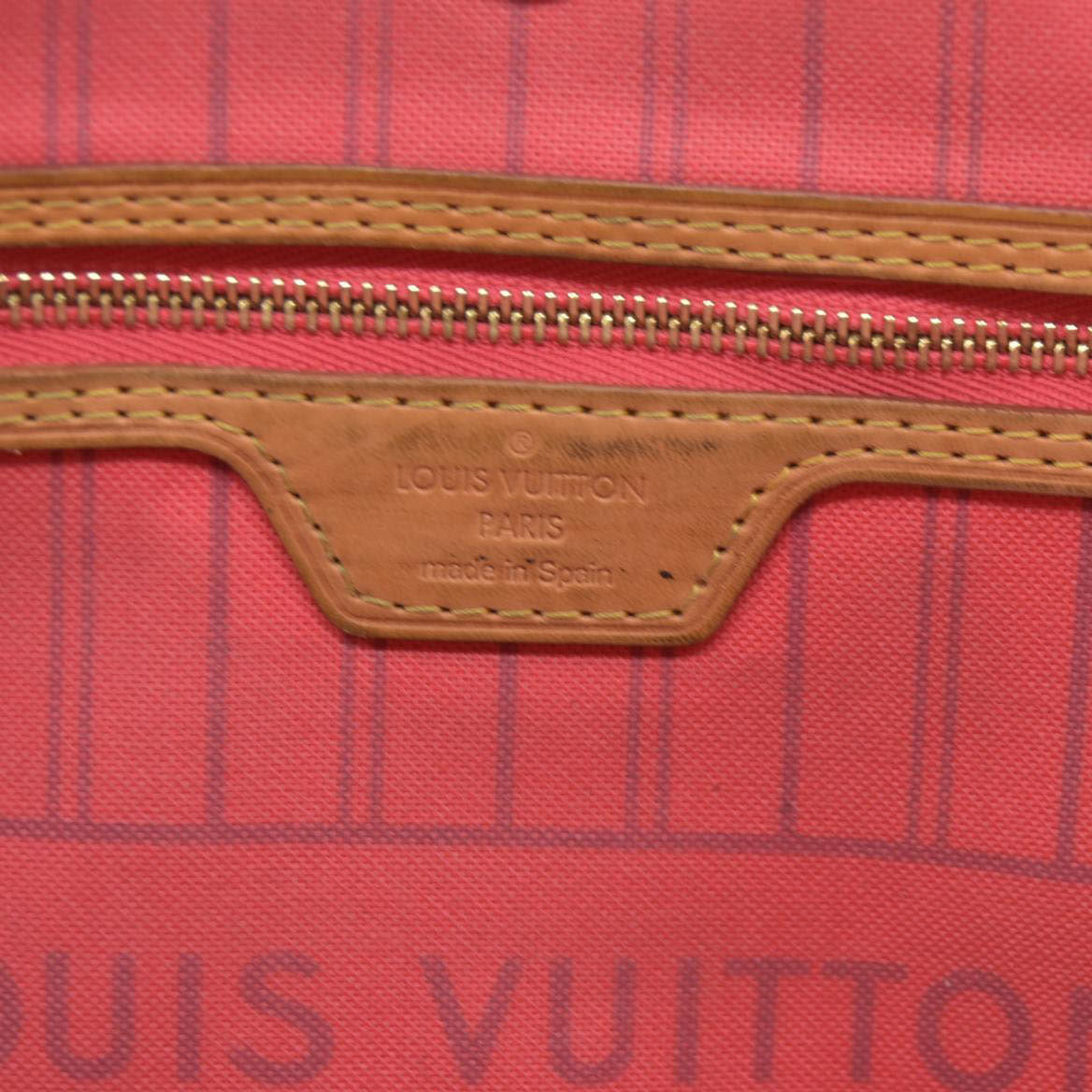 $2030 Louis Vuitton Monogram V Neverfull MM Grenade