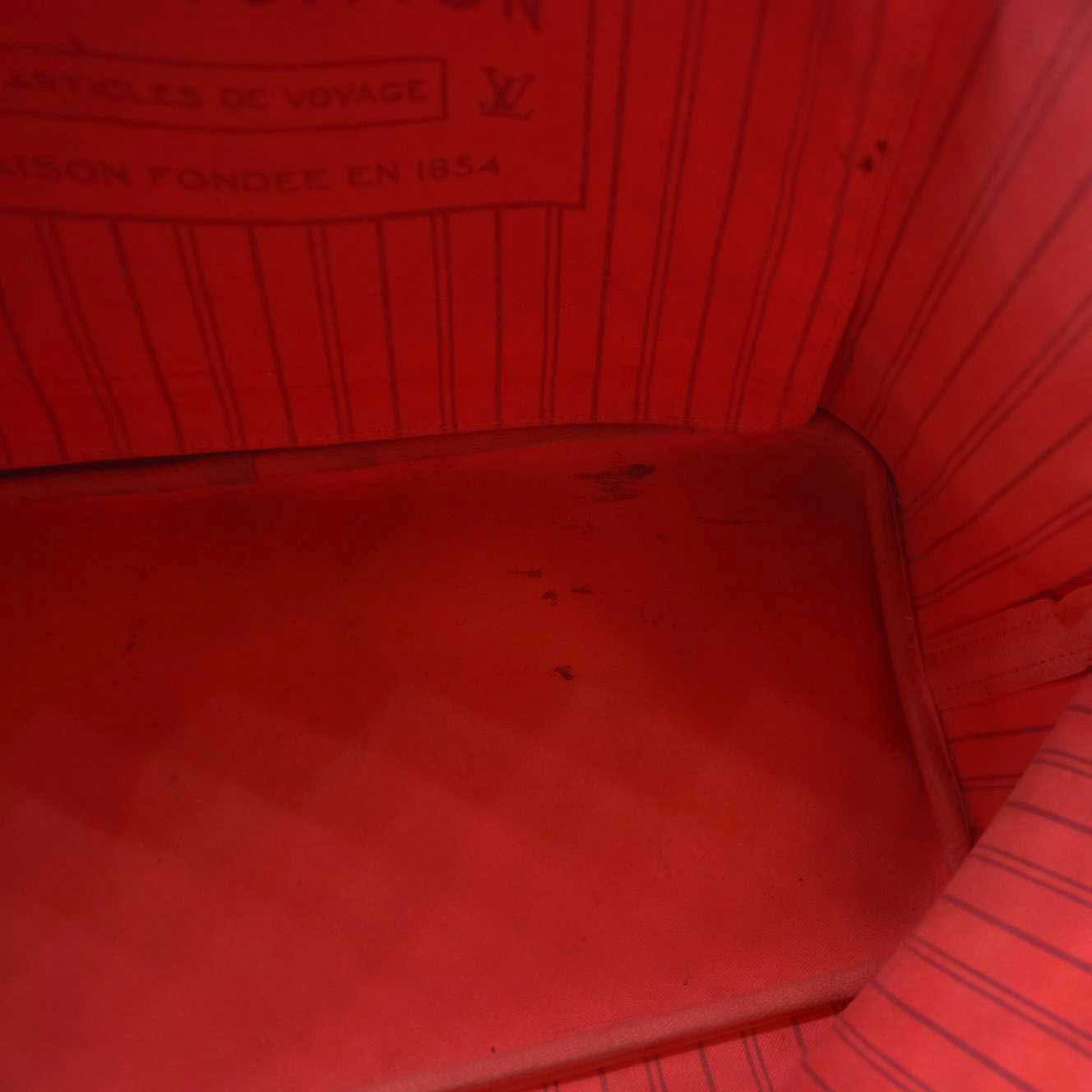 $2030 Louis Vuitton Monogram V Neverfull MM Grenade