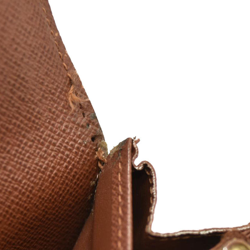 Louis Vuitton  Monogram Sarah Wallet CT0174