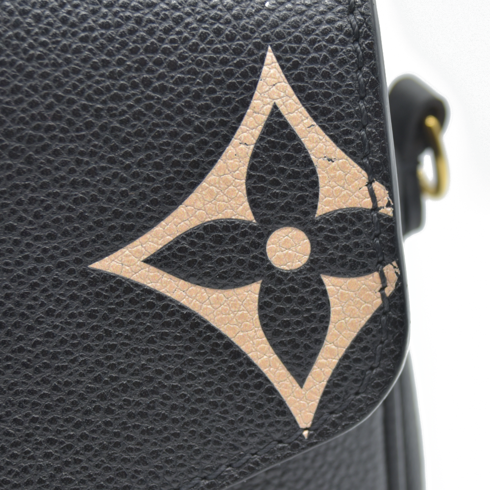 $3300 Louis Vuitton BiColor Pochette Metis Black Cream