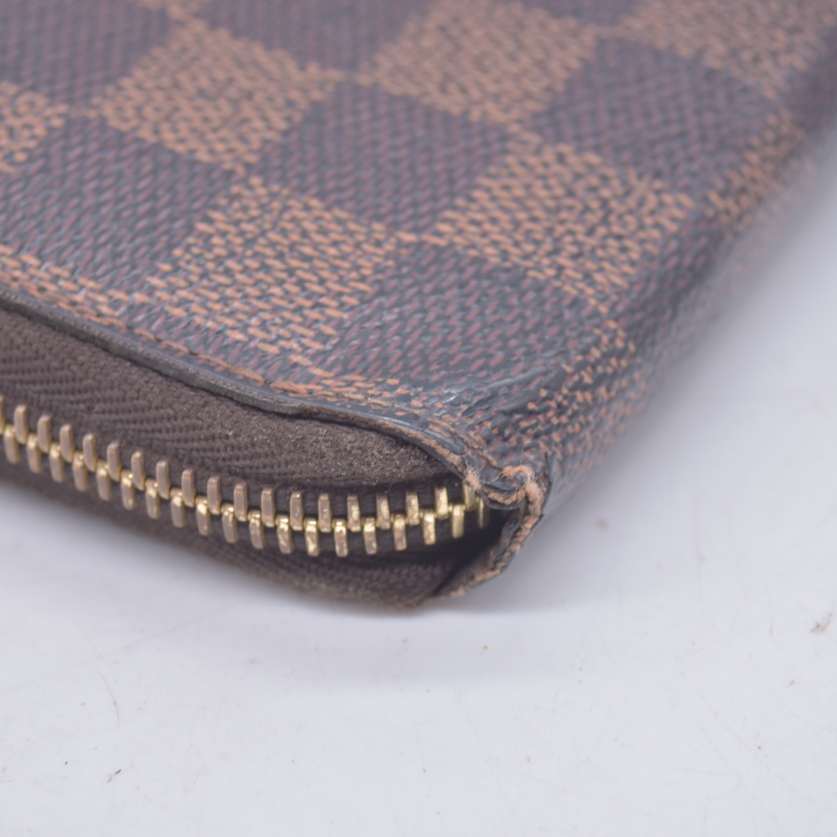$940 2011 Louis Vuitton Damier Ebene Zippy Wallet CA1101