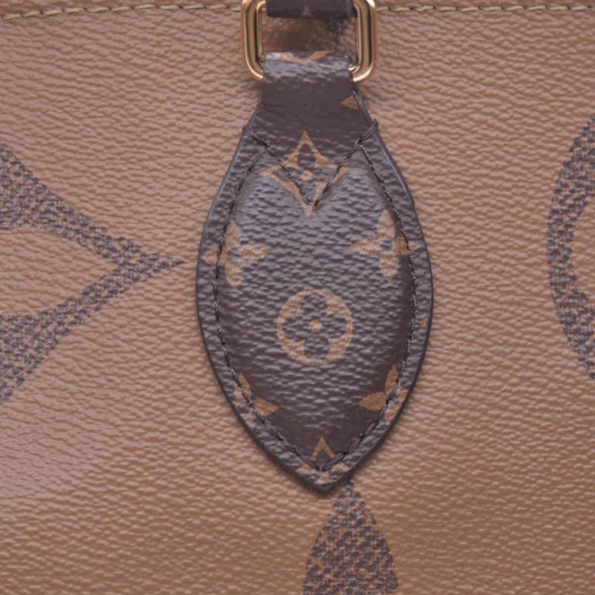 $3300 2019 Louis Vuitton Reverse Monogram Giant Onthego MM FL5109