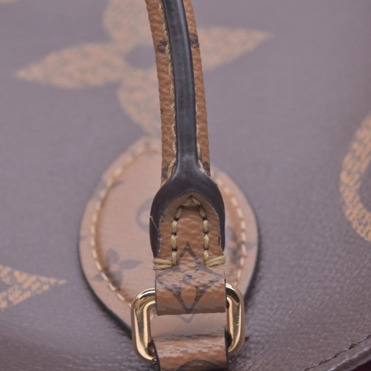 $3300 2019 Louis Vuitton Reverse Monogram Giant Onthego MM FL5109
