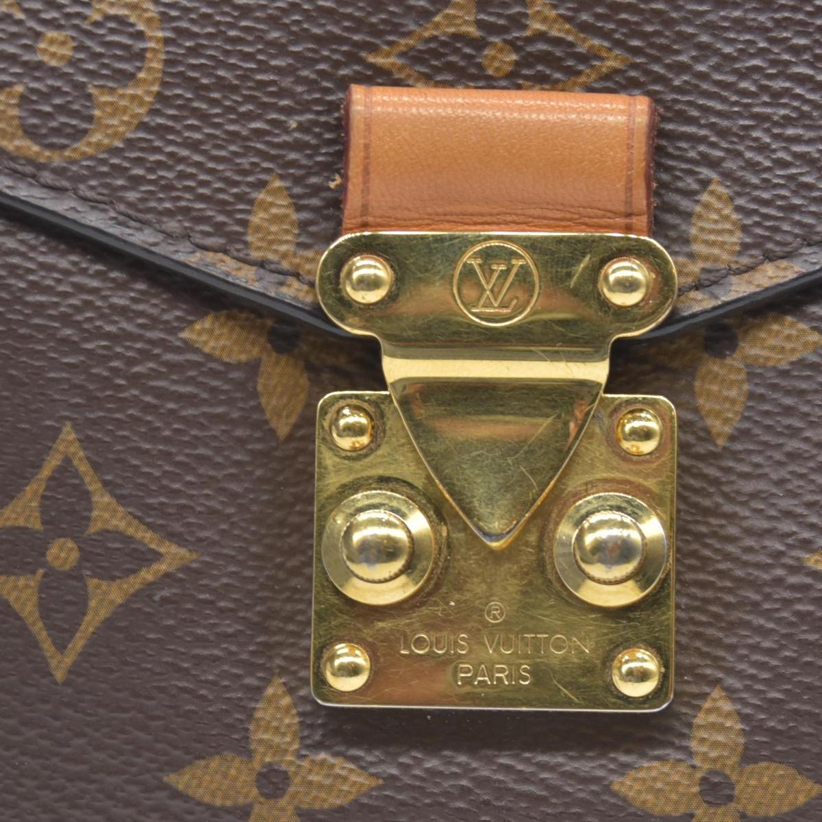 $2750 2018 Louis Vuitton  Monogram Pochette Metis PL2188
