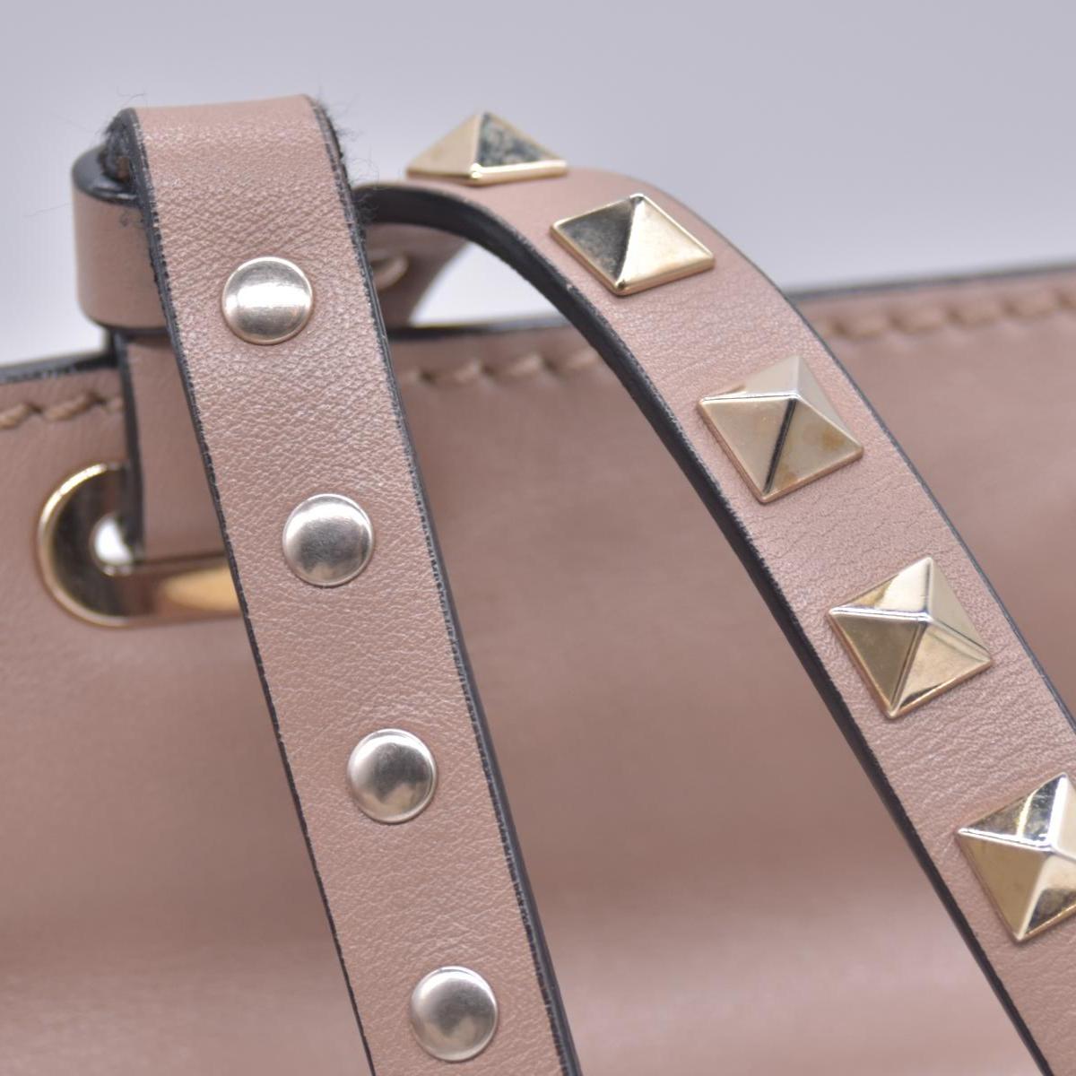 $2450 Valentino Rockstud Top Handle Smalll Shoulder Bag Beige 10021132