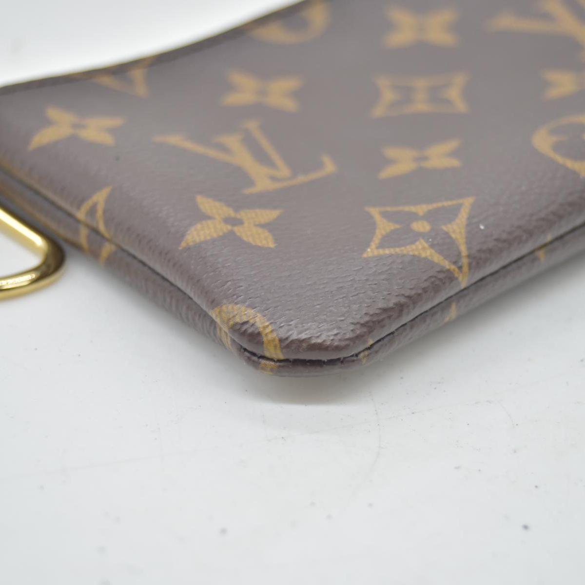 $425 Louis Vuitton Monogram Key Pouch S CONSIGNMENT