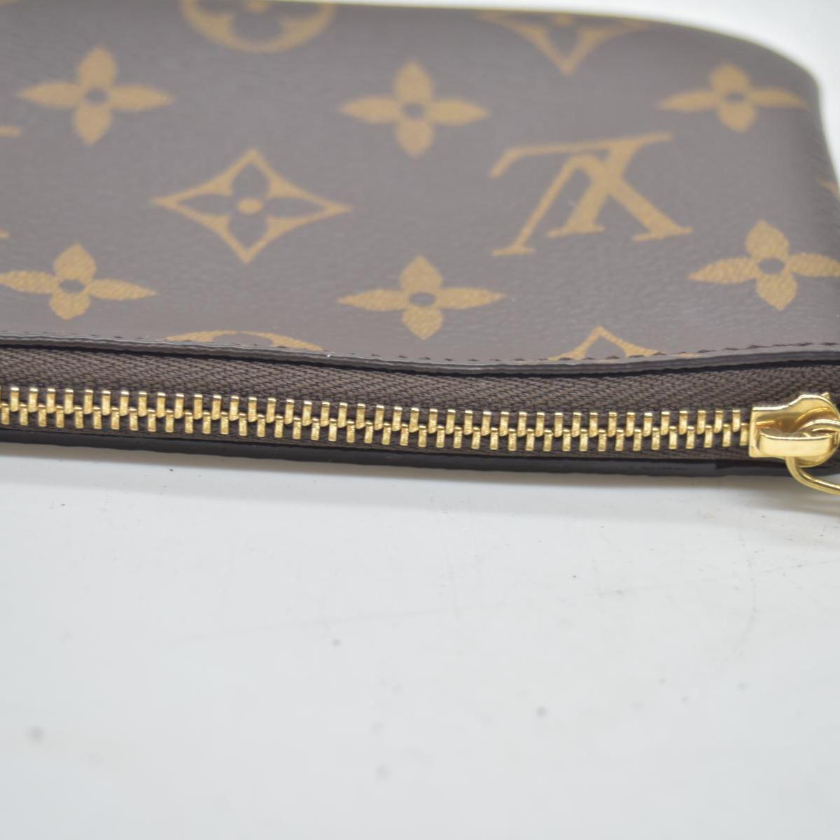 $425 Louis Vuitton Monogram Key Pouch S CONSIGNMENT