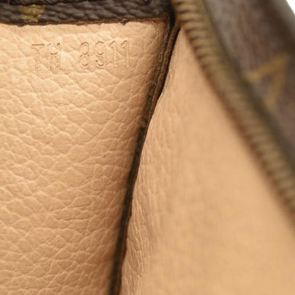 Louis Vuitton  Monogram Toiletry Pouch 26 TH8911