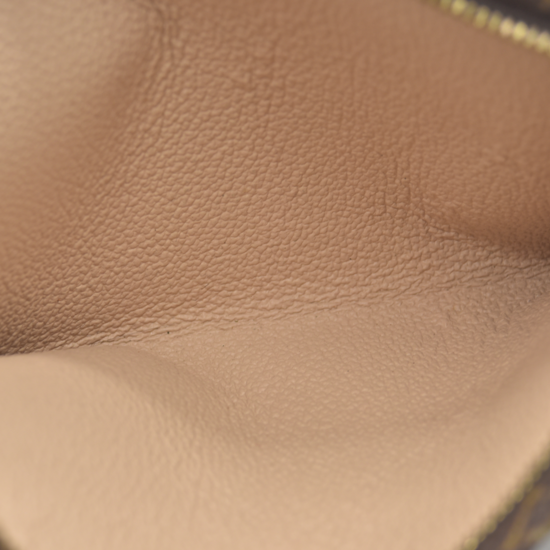 AUCTION $525 Louis Vuitton Monogram Bucket 23 Pouch FL1011