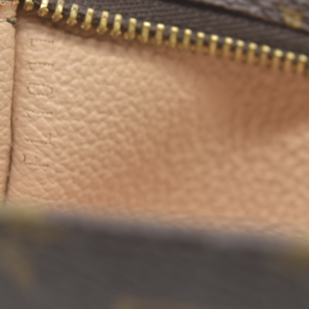 AUCTION $525 Louis Vuitton Monogram Bucket 23 Pouch FL1011