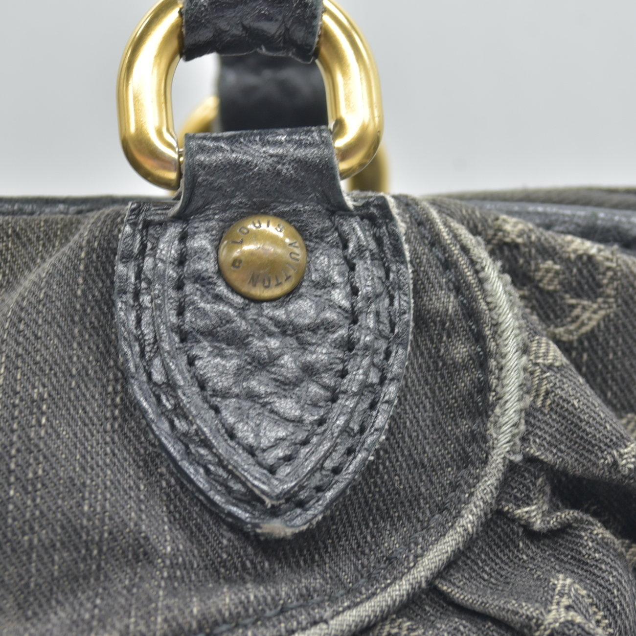 $1965 2007-2009  Louis Vuitton Denim Neo Cabby MM Black