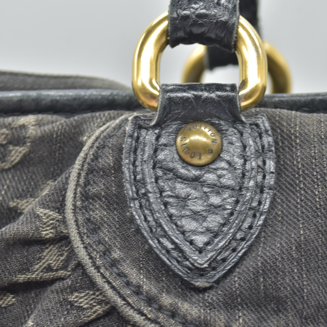 $1965 2007-2009  Louis Vuitton Denim Neo Cabby MM Black