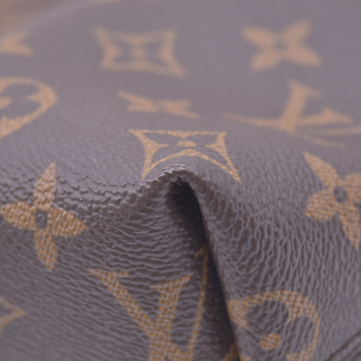 $2700 Louis Vuitton Monogram CarryAll East West RFID 10021155
