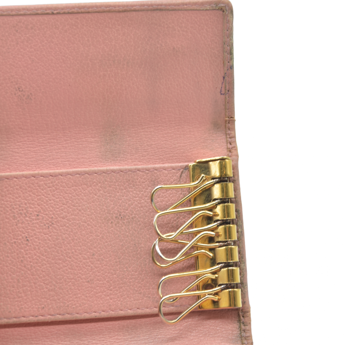 AUCTION $600 Chanel Camellia 6 Key Holder Coral Pink