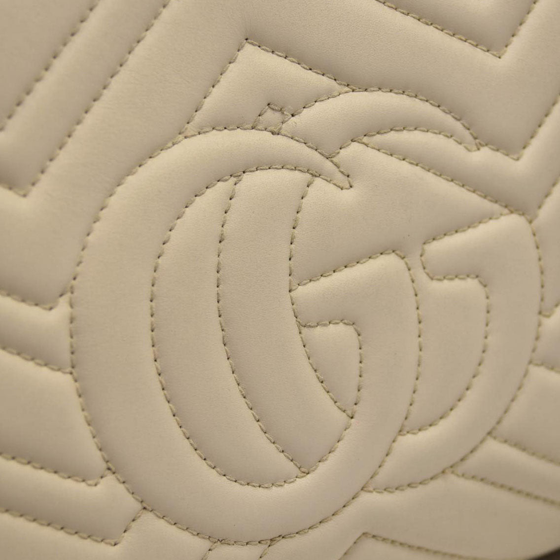 GUCCI Calfskin Matelasse Small GG Marmont Tote White