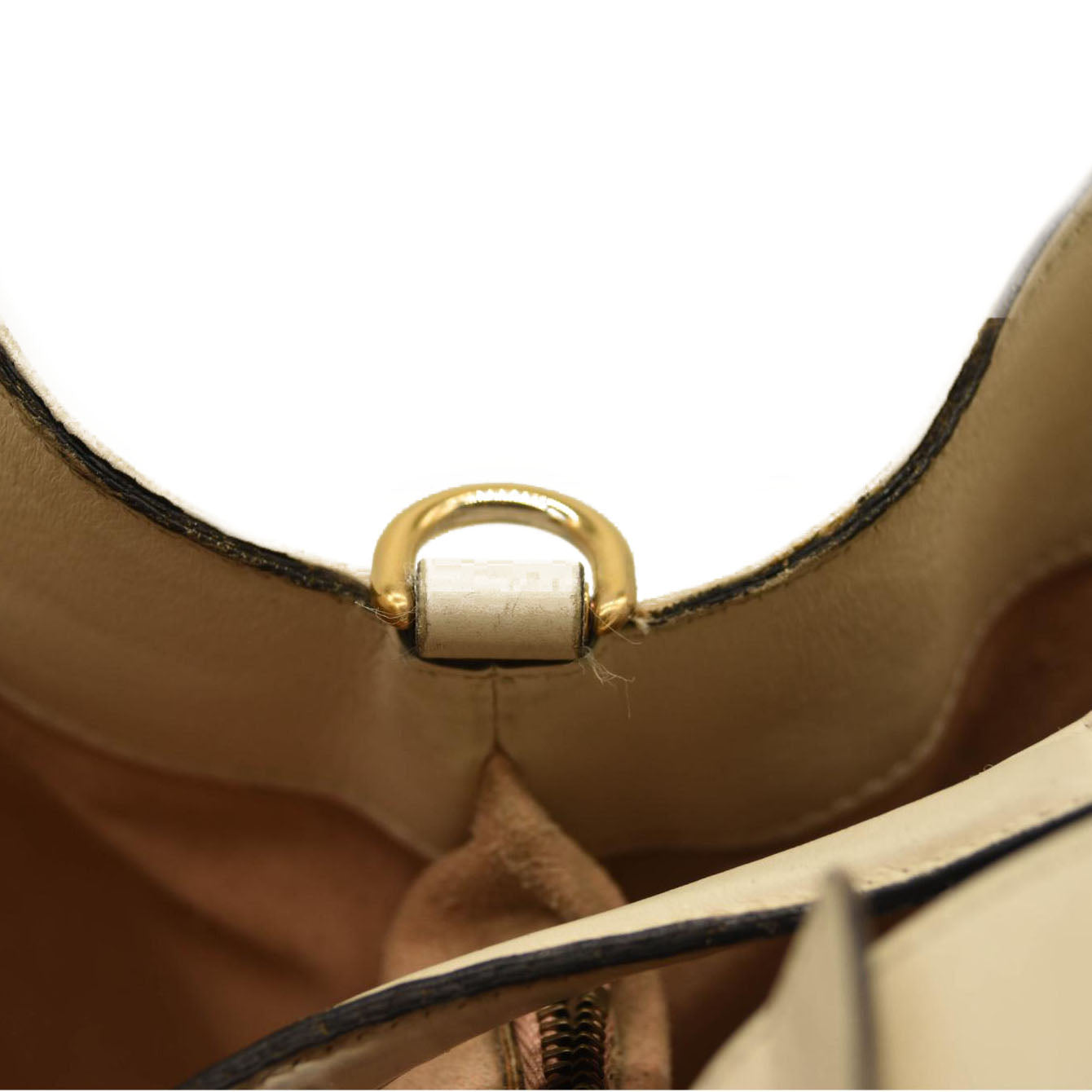 GUCCI Calfskin Matelasse Small GG Marmont Tote White