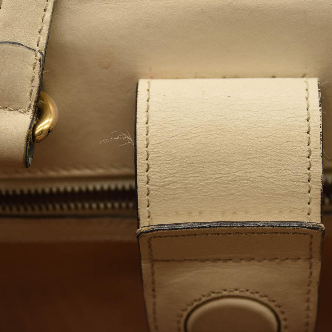 GUCCI Calfskin Matelasse Small GG Marmont Tote White