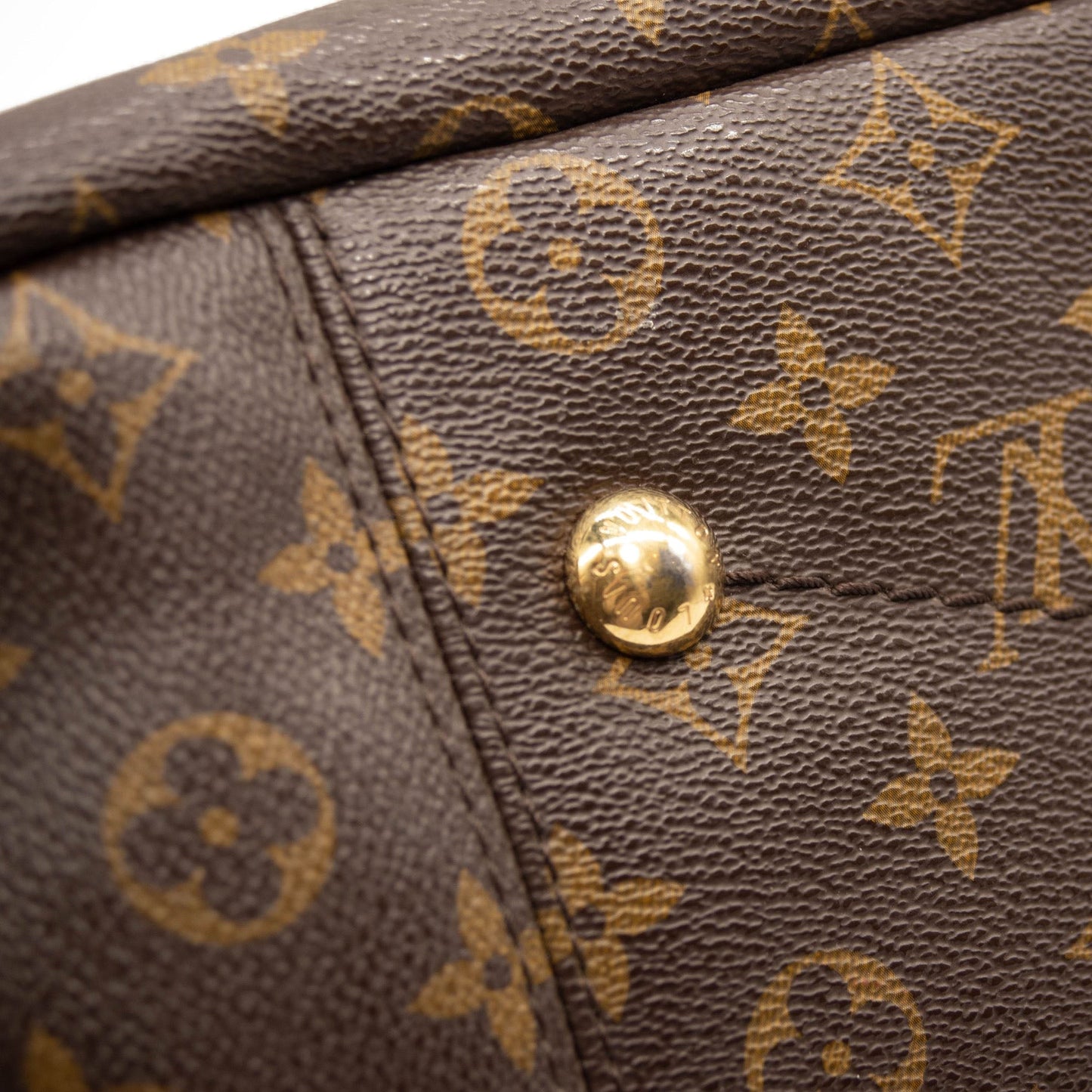 USED $2500 Louis Vuitton Monogram Artsy MM Hobo 2012