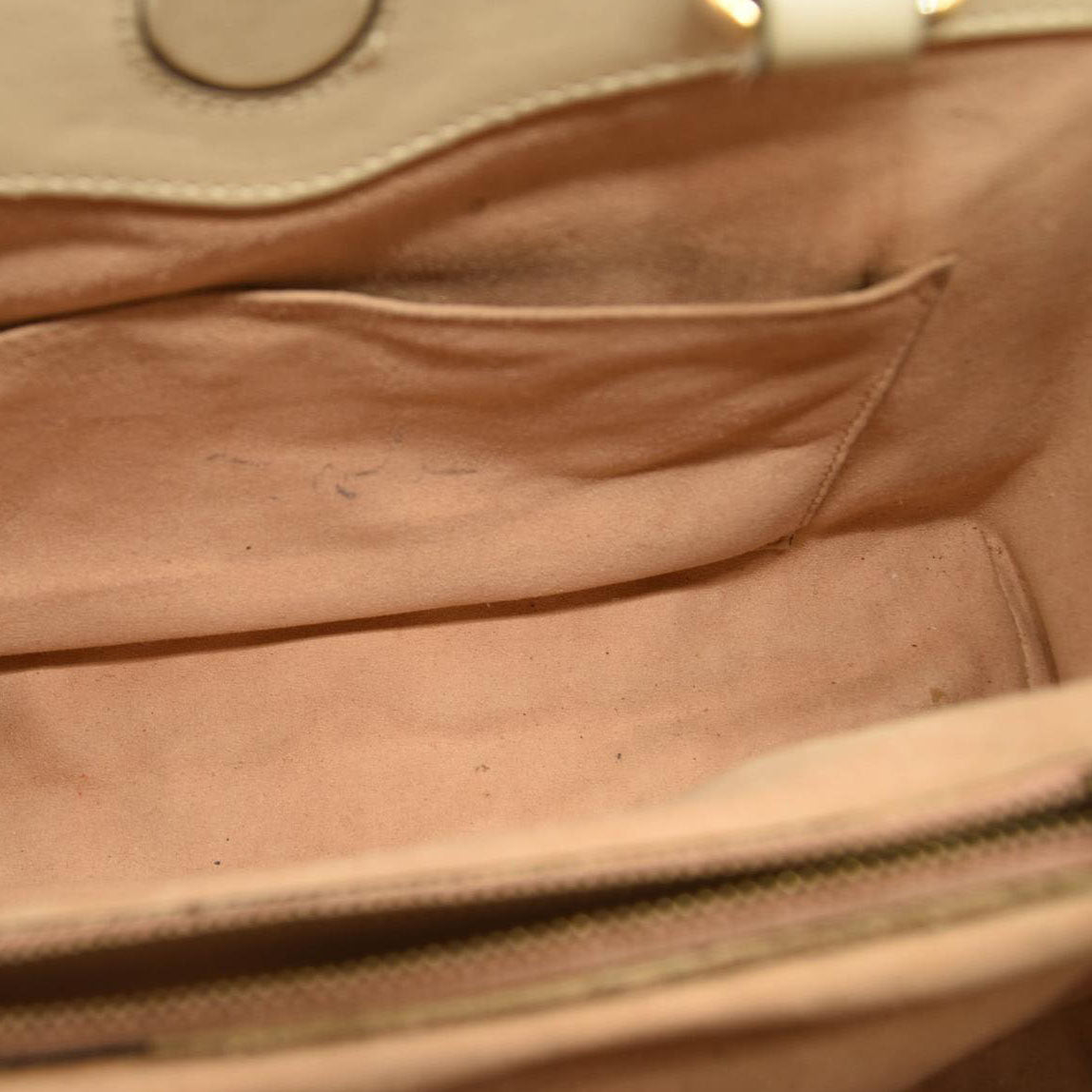 GUCCI Calfskin Matelasse Small GG Marmont Tote White