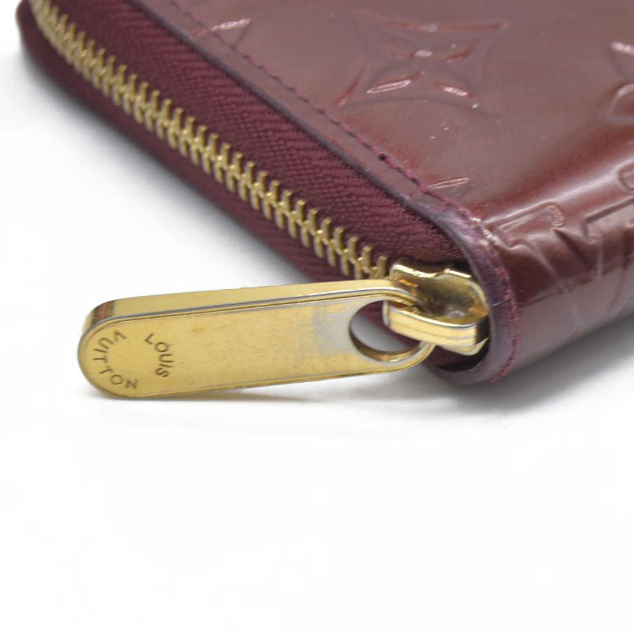 AUCTION $1030 Louis Vuitton  Vernis Zippy Wallet Rouge Fauviste SP2130