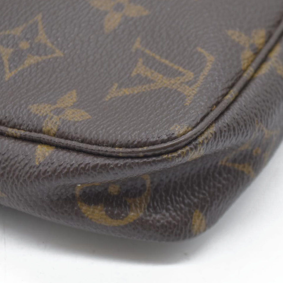 $1290 Louis Vuitton  Monogram Pochette Accessories