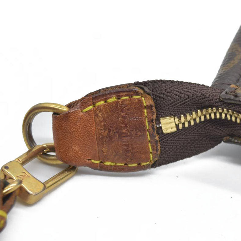 $1290 Louis Vuitton  Monogram Pochette Accessories