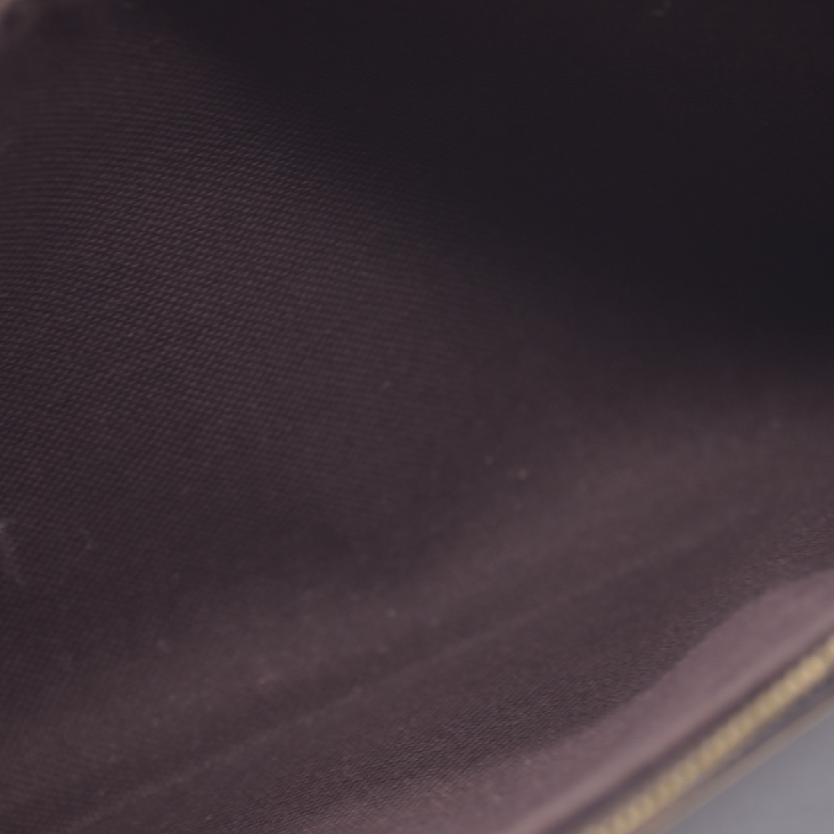 $1950 Louis Vuitton Monogram Liv Pochette RFID 10021156