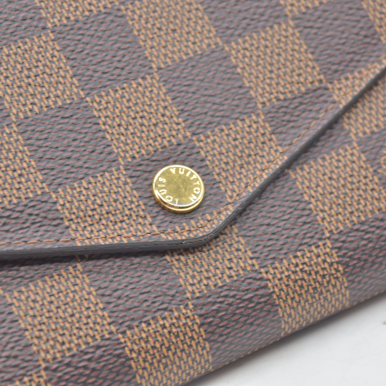 $775 2019 Louis Vuitton Damier Ebene Sarah Wallet NM CT4169