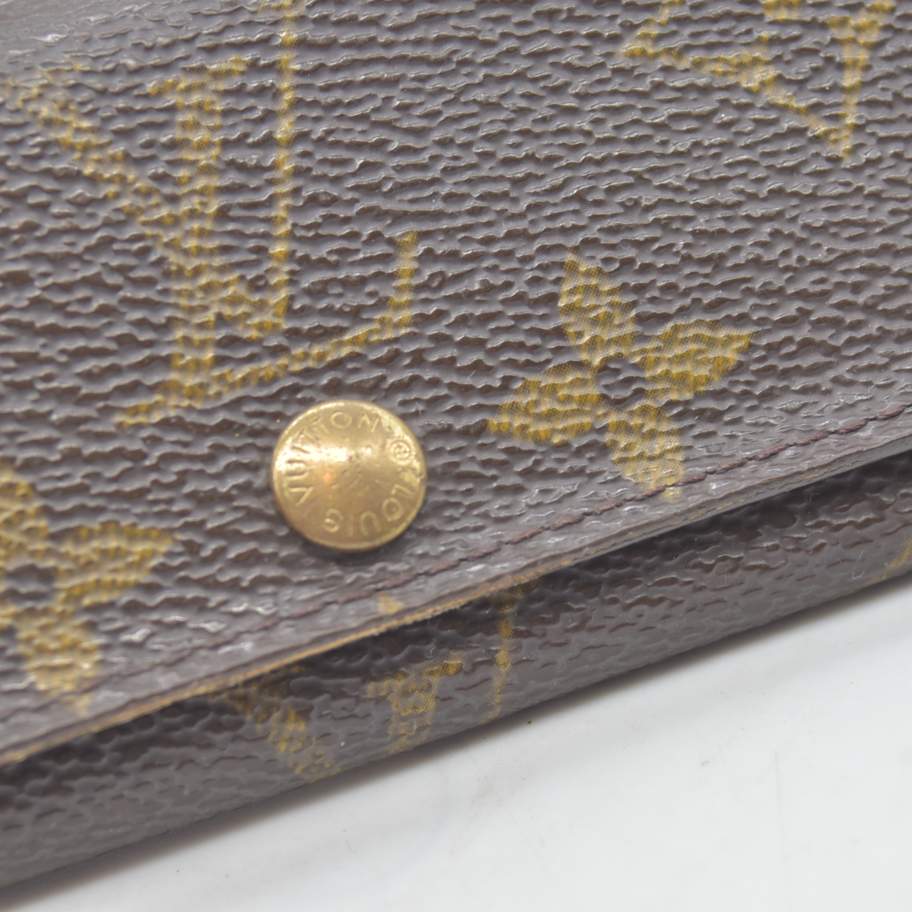 $345 1998 Louis Vuitton Monogram 4 Key Multicles Holder TH0948