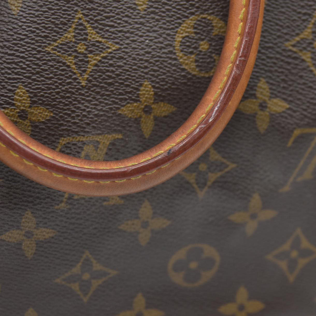 $1490 Louis Vuitton  Monogram Speedy 25