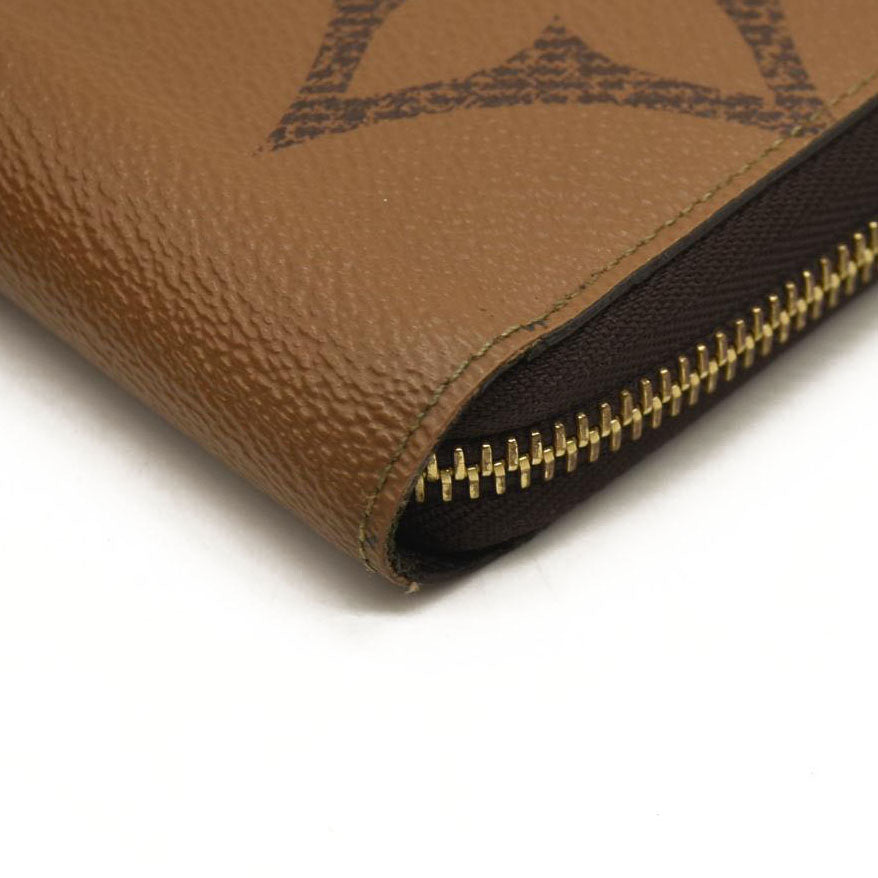 LOUIS VUITTON  Reverse Monogram Giant Zippy Wallet LU4250