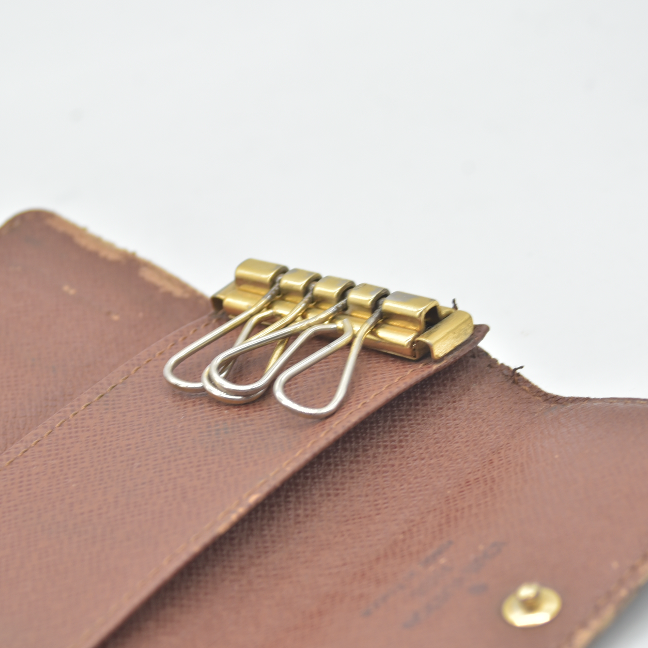 $345 1998 Louis Vuitton Monogram 4 Key Multicles Holder TH0948