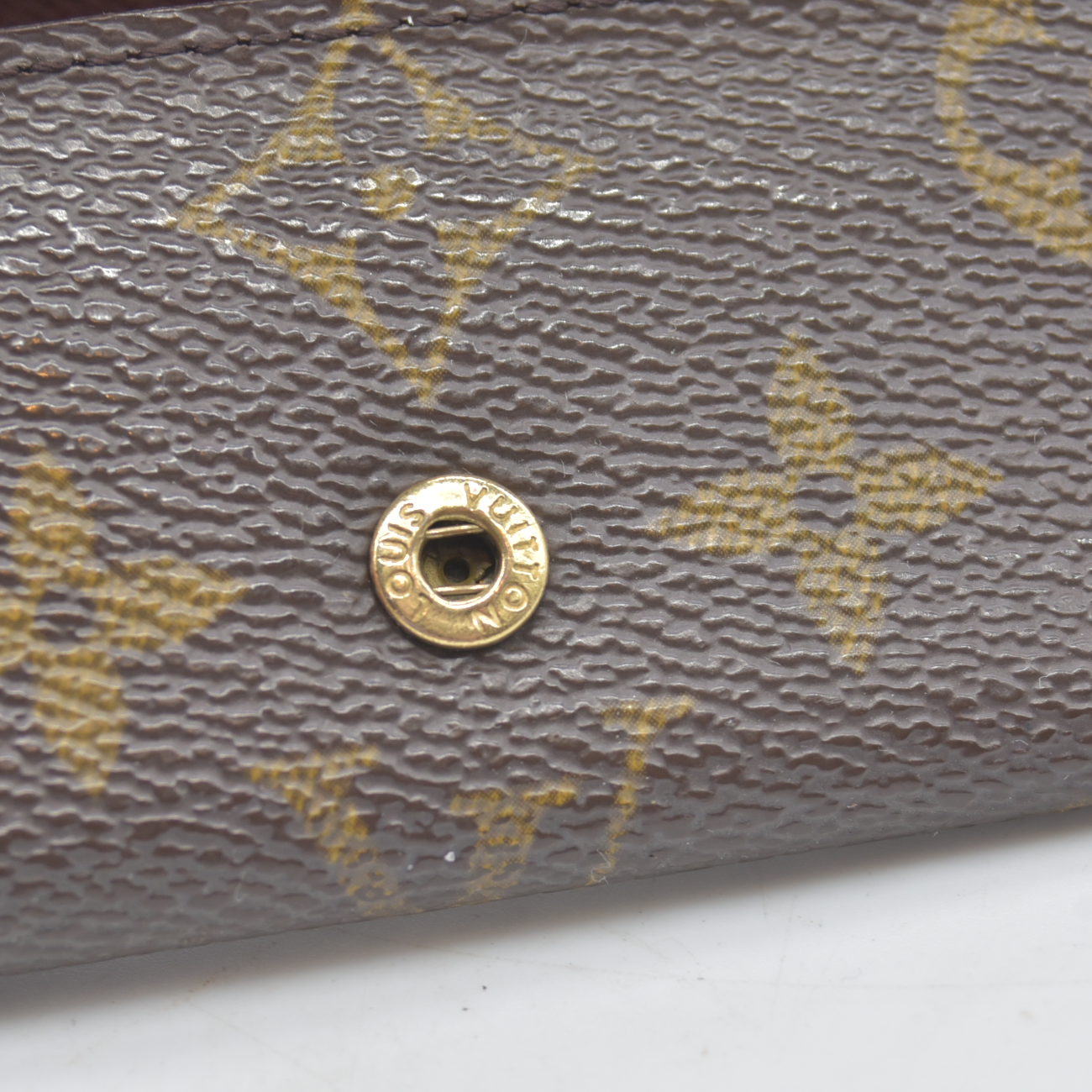 $345 1998 Louis Vuitton Monogram 4 Key Multicles Holder TH0948