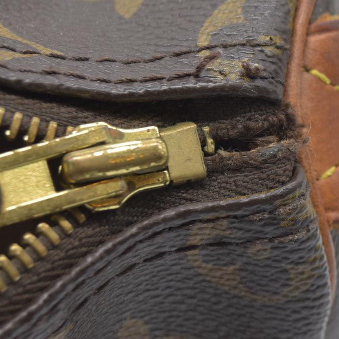 $1490 Louis Vuitton  Monogram Speedy 25