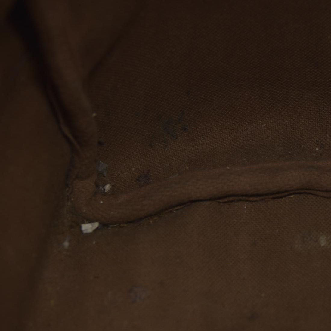 $1490 Louis Vuitton  Monogram Speedy 25