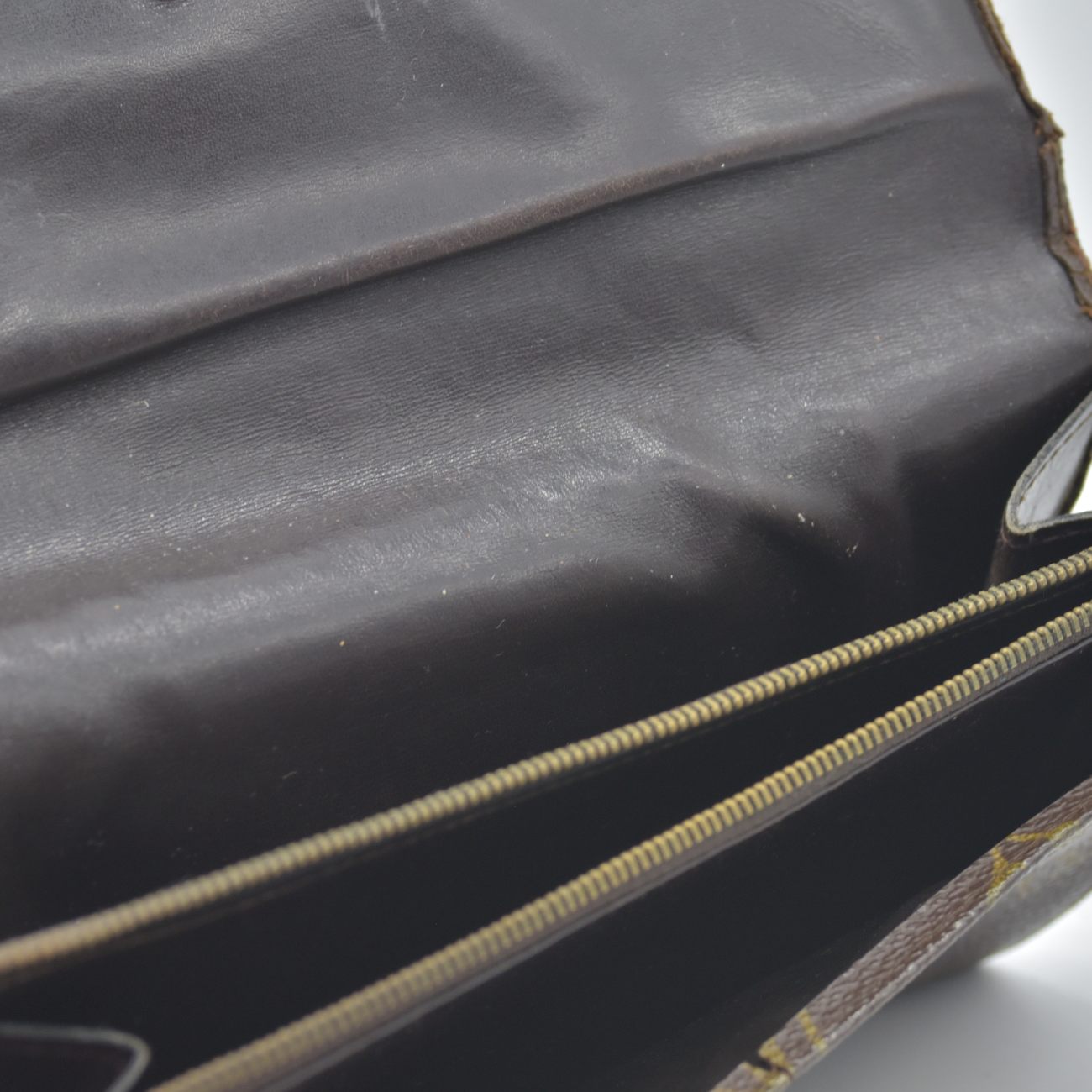 $775 1980s Louis Vuitton Monogram Long Sarah Wallet Brown