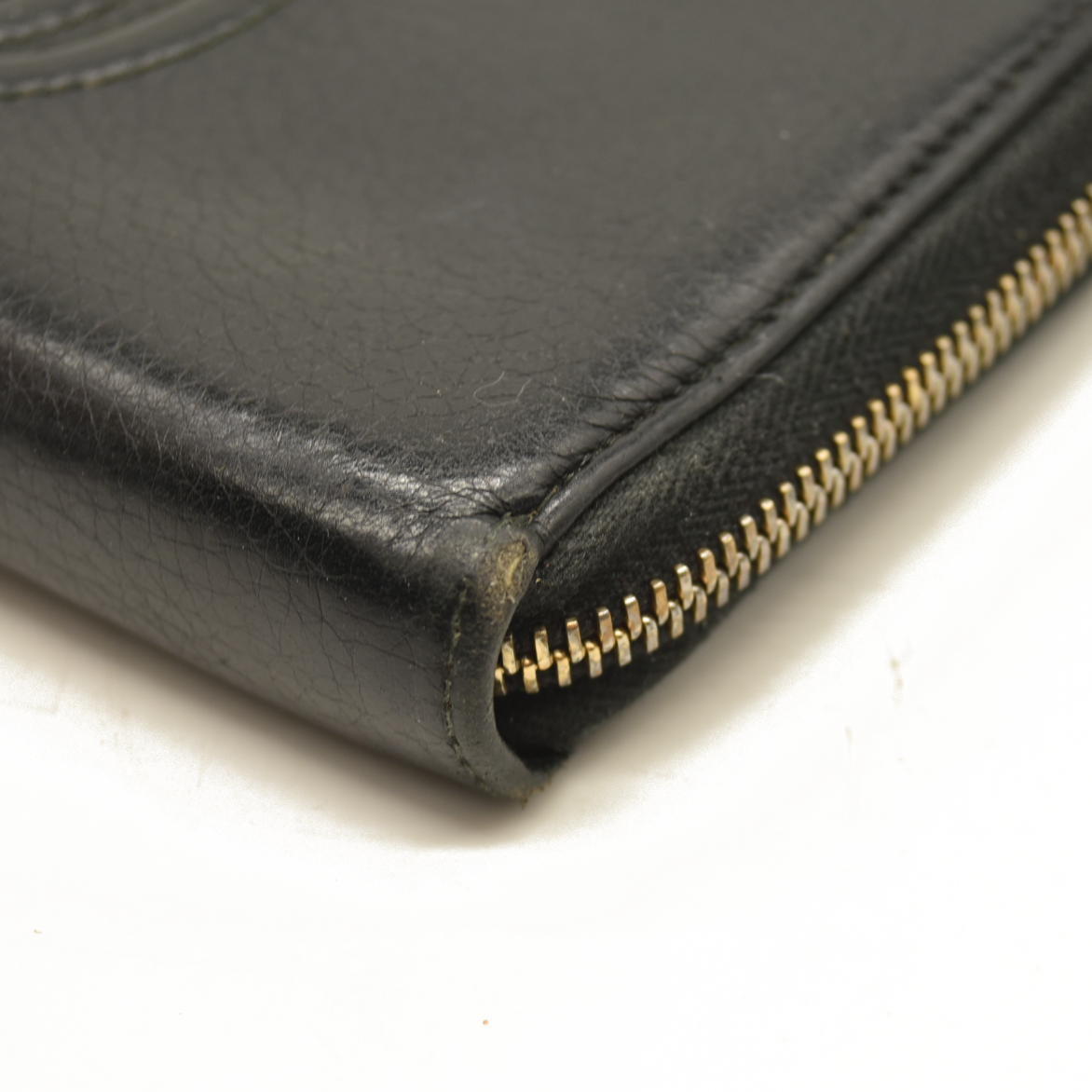 Gucci  Pebbled Calfskin Soho Zip Around Wallet Black