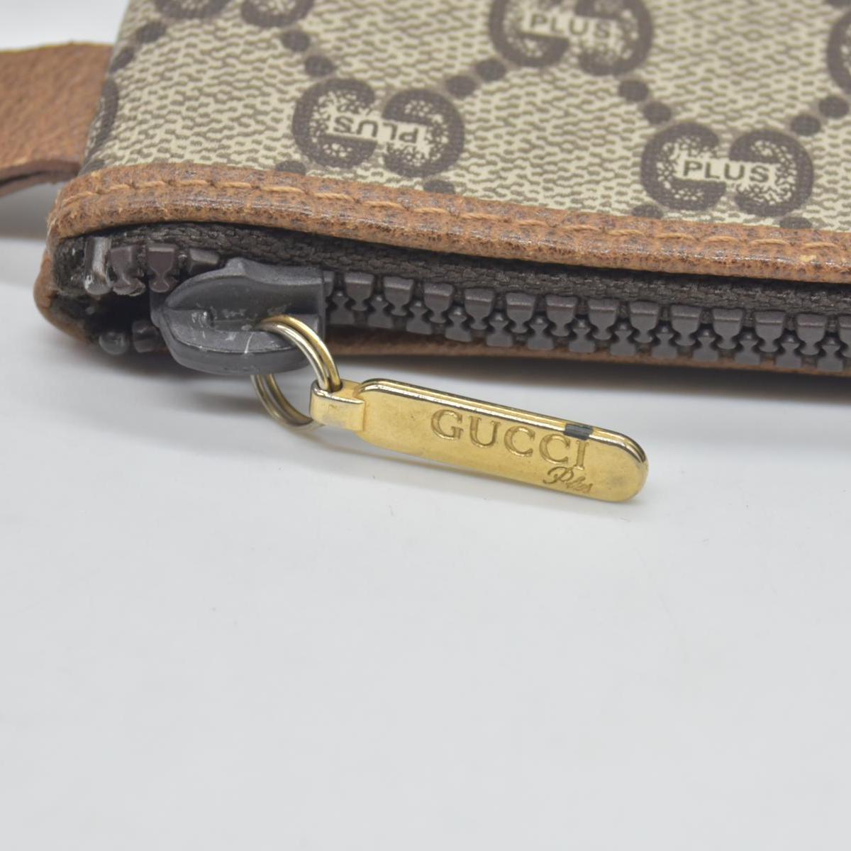 $880 Gucci GG Gucci Plus PVC Leather Pouch Clutch Bag