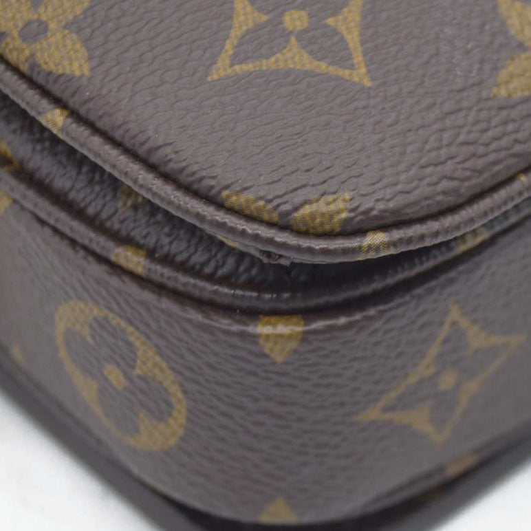 $3200 Louis Vuitton Monogram Pochette Métis East West